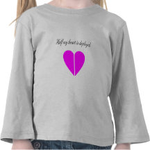 Se despliega la mitad de mi corazón (el rosa) camisetas