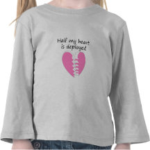 Se despliega la mitad de mi corazón (el rosa) camisetas