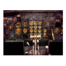 Se fija el avión - carlinga - los controles tarjetas postales
