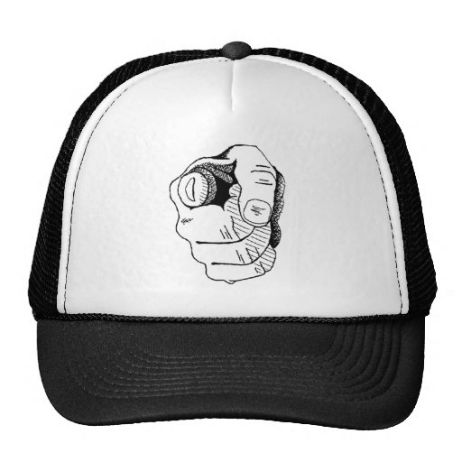 Señalar el gorra del dedo