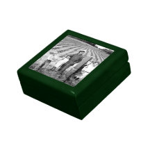 Señora Arnold y niños - 1939. Cajas De Regalo
