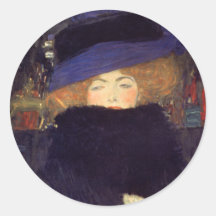 Señora con el gorra y la boa de plumas - Gustavo K Etiquetas Redondas