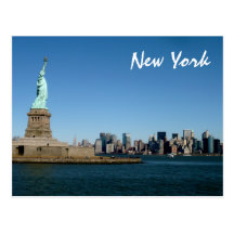 Señora Liberty Watches Over NYC (color) Postales