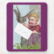 Señora Receives Mail Via Pigeon Tapetes De Ratón