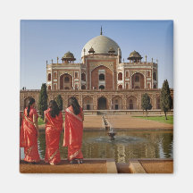 Señoras indias jovenes y la tumba de Humayun, Delh Imán De Nevera