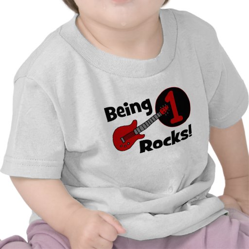 ¡Siendo rocas 1! El 1r cumpleaños del bebé persona Camisetas