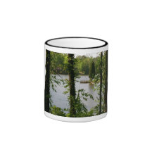 Siéntese por el lago tazas de café