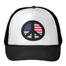 Signo de la paz con la bandera americana gorro de camionero