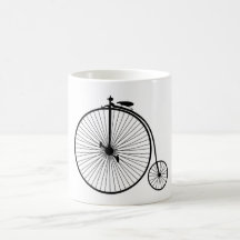 sihouette del símbolo de la bici de la antigüedad  taza