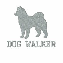 Silueta del perro del Malamute de Alaska con el te Polo