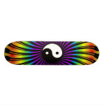 Símbolo de Yin Yang y diseño espiral: Monopatín