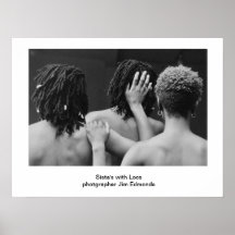 sista con el poster de los locs