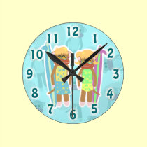¡Sockmonkeys que practica surf impresionante! reloj de pared