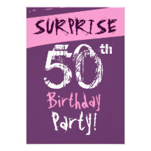 SORPRENDA el 50.o cumpleaños púrpura y rosado Invitaciones Personales
