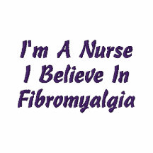 Soy enfermera que creo en camisa del Fibromyalgia-