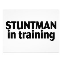 Stuntman en el entrenamiento invitacion personal 