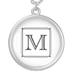 Su letra. Monograma de encargo. Blanco y negro Pendiente Personalizado
