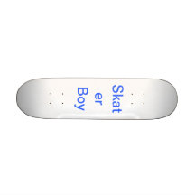 Tablero del patín del muchacho del patinador