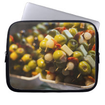 Tapas hechos con las aceitunas rellenas funda portátil