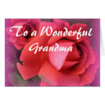 Tarjeta de cumpleaños floral de los rosas rojos de