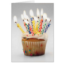 Tarjeta de felicitación del cumpleaños de la magda
