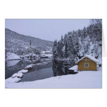 Tarjeta en blanco del paisaje noruego mágico del i