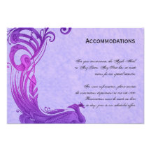 Tarjeta púrpura de los alojamientos del pavo real  invitaciones personales 