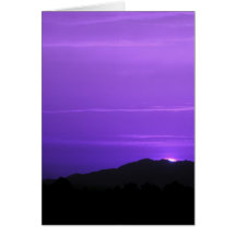Tarjeta púrpura del paisaje del cielo
