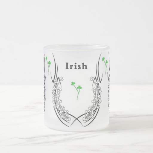 Tatuaje irlandés del trébol taza de Zazzle.es