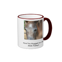 Taza abrazada de la mula