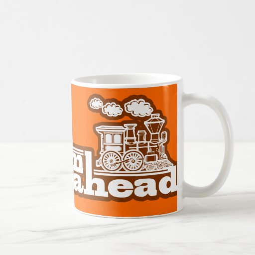 taza anaranjada del logotipo del tren del vapor de