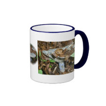Taza azul de las setas