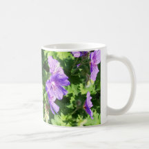 Taza azul del geranio