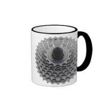 Taza de café con el piñón de la bici