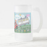 Taza de café de encargo del campista del viaje por