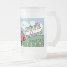 Taza de café de encargo del campista del viaje por
