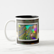 Taza de café de la salida del sol de la mariposa