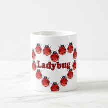 Taza de café del corazón de la mariquita