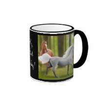 Taza de café ey apuesta del caballo