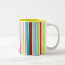 Taza de café intrépida de las rayas