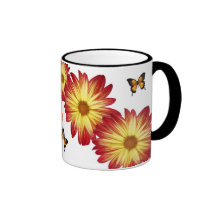 Taza de café para la momia, con las flores y Butte