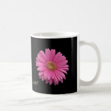 Taza de café rosada del Gerbera
