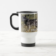 Taza de consumición del lobo gris del amante derec