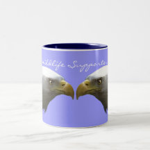 Taza de Eagle calvo del partidario de la fauna
