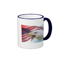 Taza de Eagle y de la bandera americana