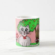 Taza de gato en el campo