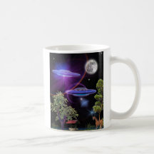taza de la abducción del UFO de la ciencia ficción