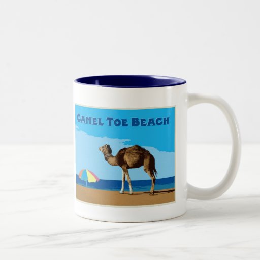 Taza de la playa del dedo del pie del camello