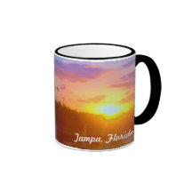 Taza de la puesta del sol de Tampa la Florida