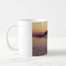 Taza de la salida del sol del embarcadero del trat